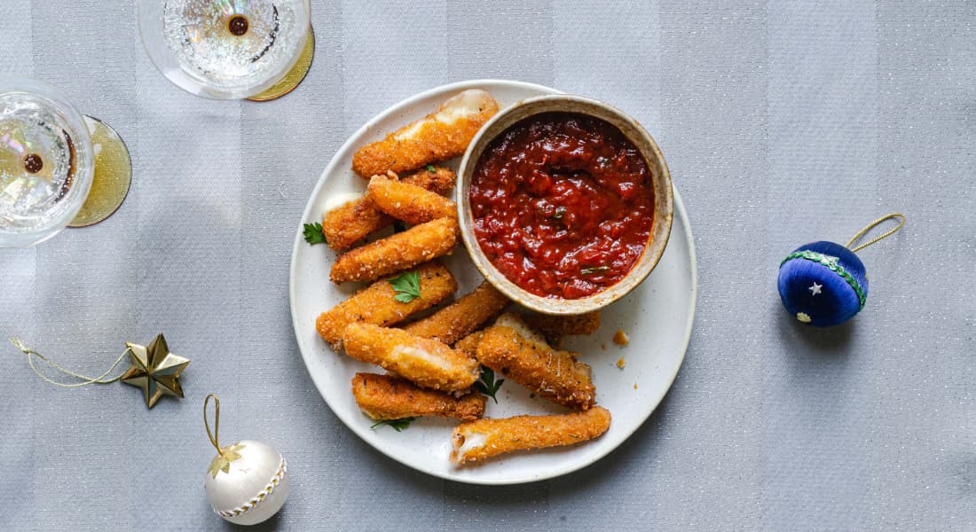 Crispy Mozzarella Sticks with Spicy Arrabbiata Sauce