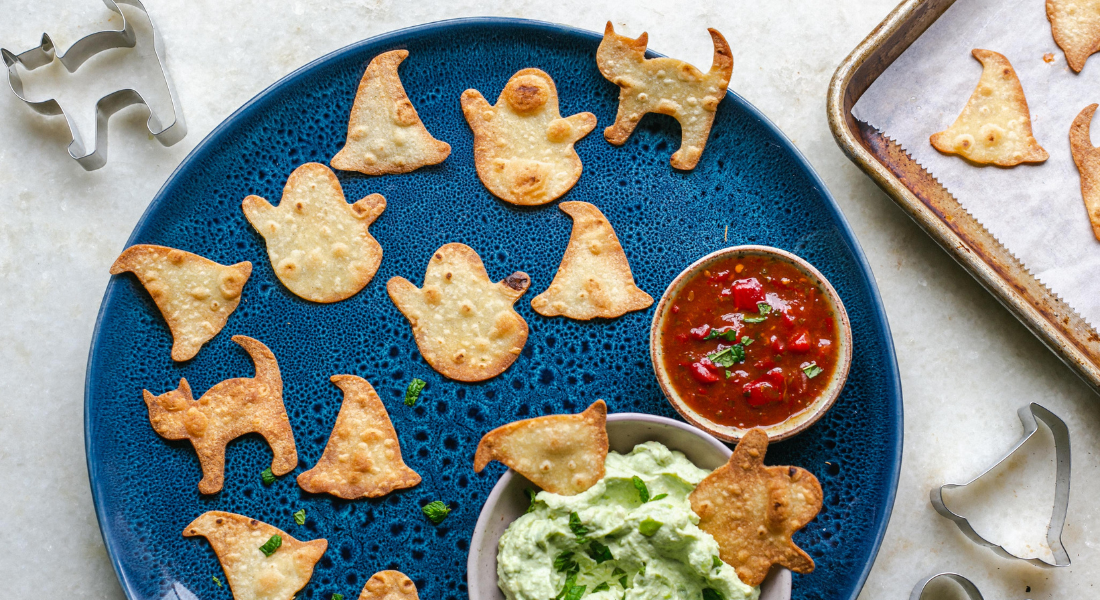 Halloween Nachos with Spicy Tomato Salsa